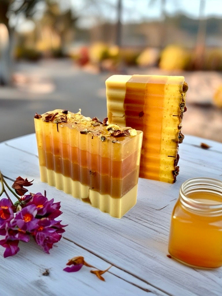 Abela Artisan Orange Turmeric Tone - Honey Healing Soap Bar 5 oz - 141 g.